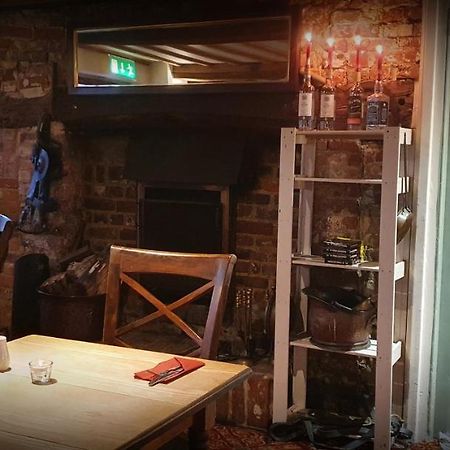 The Coach And Horses Bed & Breakfast วินเชสเตอร์ ภายนอก รูปภาพ