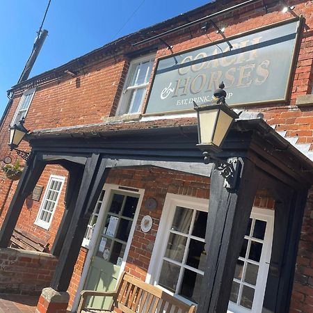 The Coach And Horses Bed & Breakfast วินเชสเตอร์ ภายนอก รูปภาพ