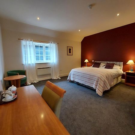 The Coach And Horses Bed & Breakfast วินเชสเตอร์ ภายนอก รูปภาพ