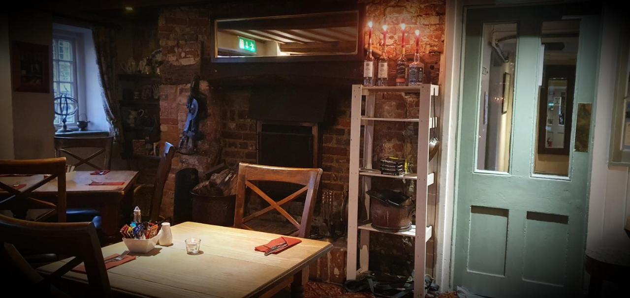 The Coach And Horses Bed & Breakfast วินเชสเตอร์ ภายนอก รูปภาพ