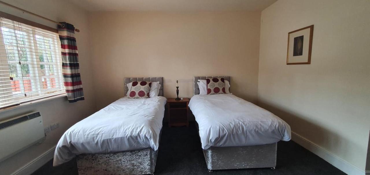 The Coach And Horses Bed & Breakfast วินเชสเตอร์ ภายนอก รูปภาพ