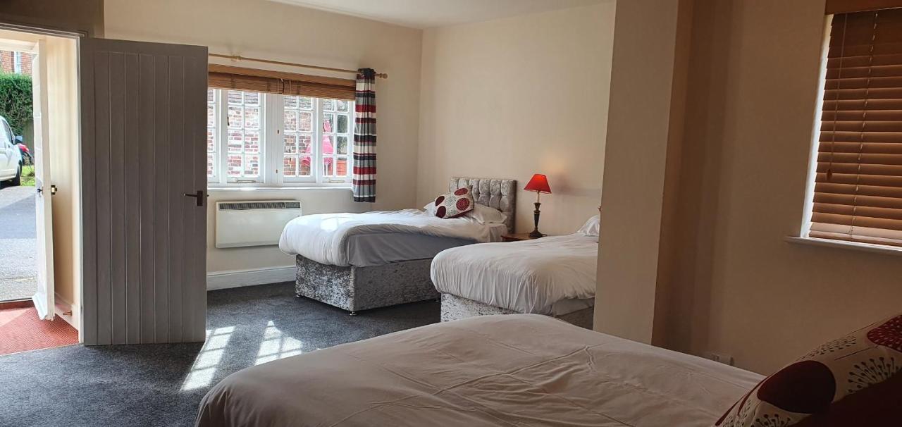 The Coach And Horses Bed & Breakfast วินเชสเตอร์ ภายนอก รูปภาพ