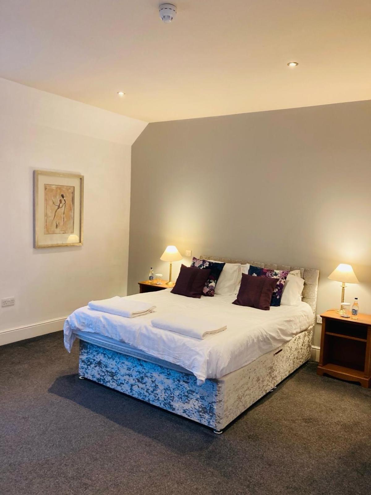The Coach And Horses Bed & Breakfast วินเชสเตอร์ ภายนอก รูปภาพ